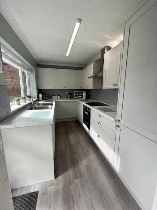 Scoresby Escape - Whitby Holiday Home מראה חיצוני תמונה